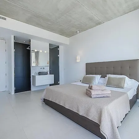 Villa Roser - Family Only